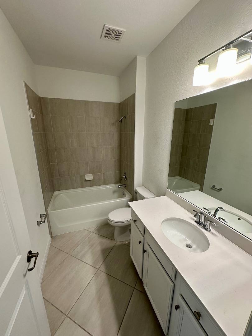 Apartment for rent at 2563 Vine Ave, Naples, FL 34120