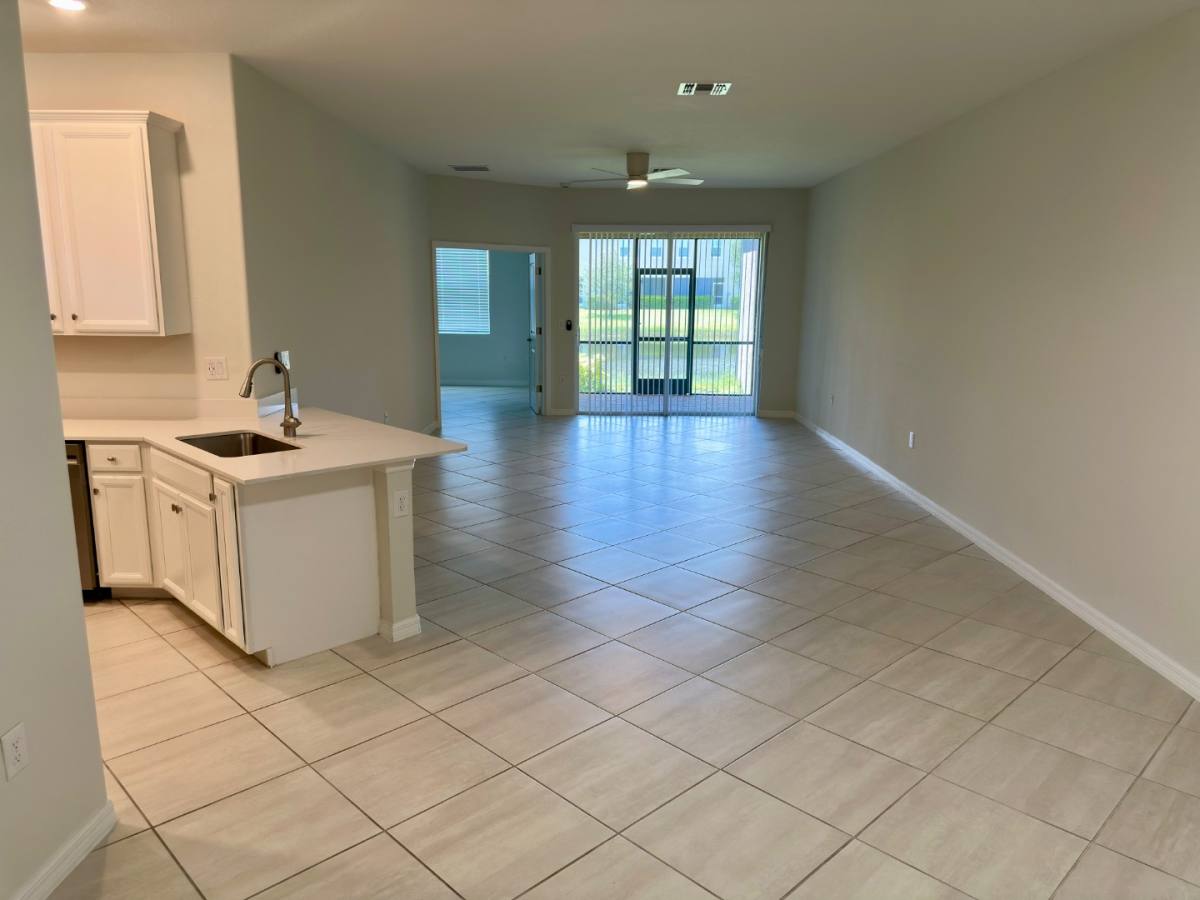Apartment for rent at 2563 Vine Ave, Naples, FL 34120