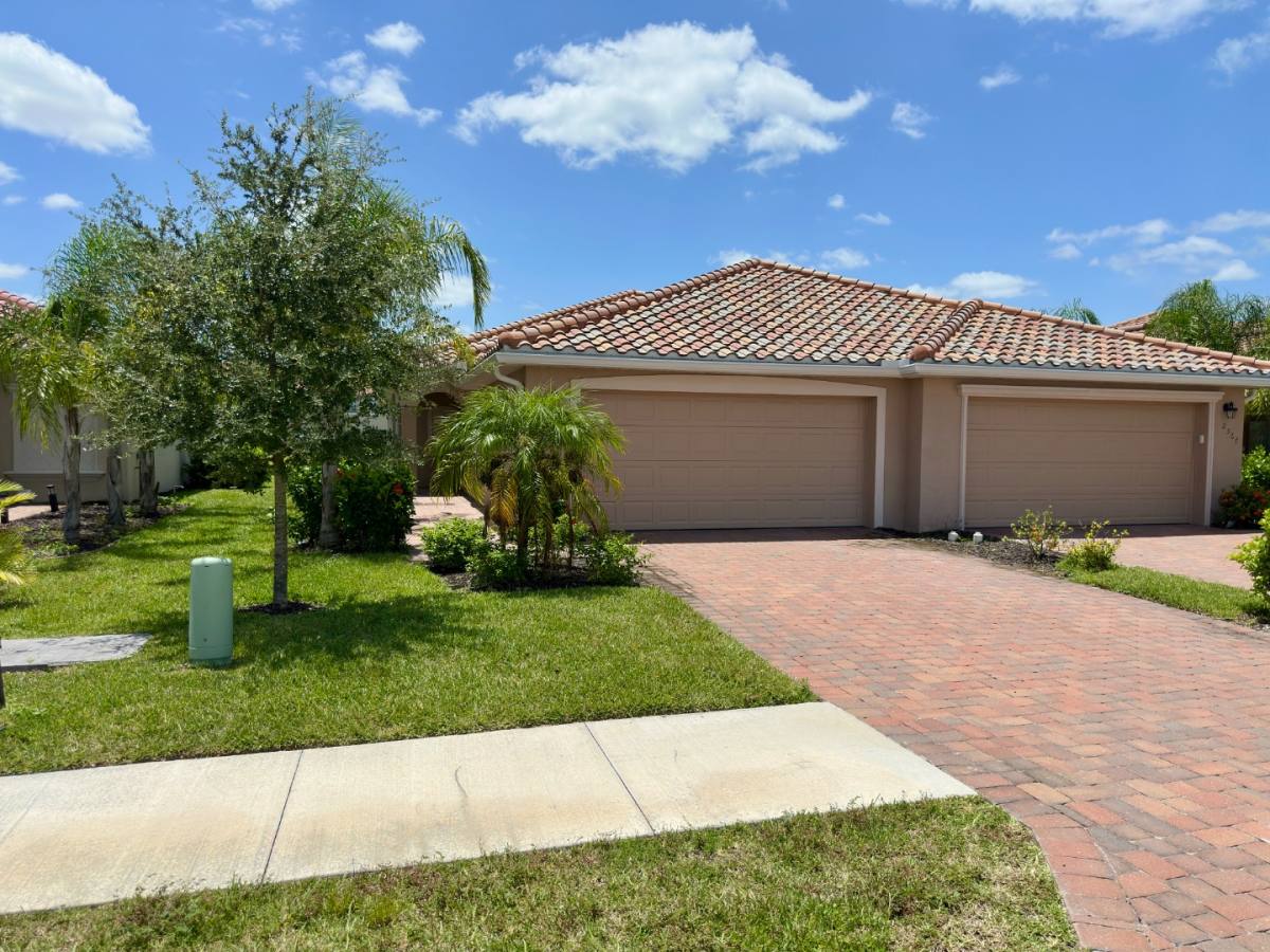 Apartment for rent at 2563 Vine Ave, Naples, FL 34120