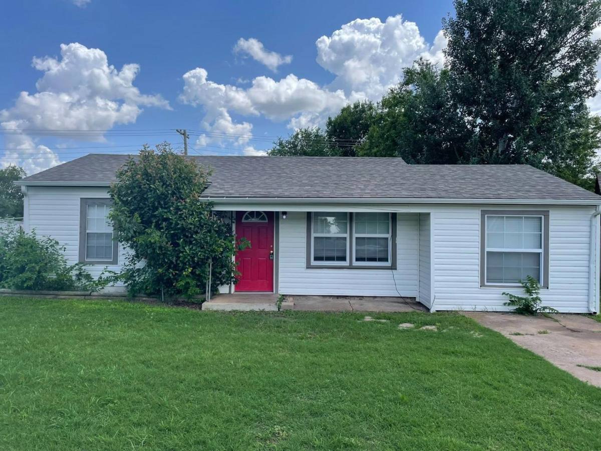 House for rent at 2746 SW I Ave, Lawton, OK 73505
