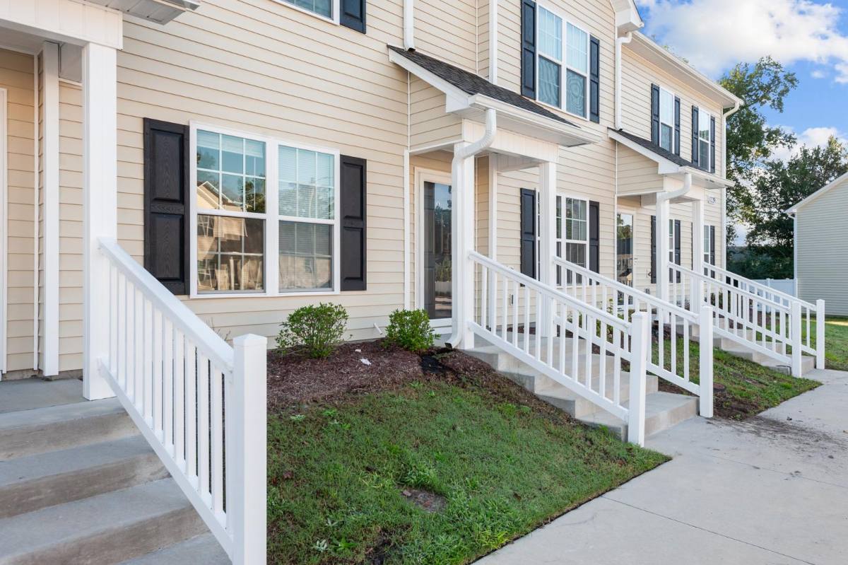 Townhouse for rent at 1233 Cross Creek Circle #1, Greenville, NC 27834