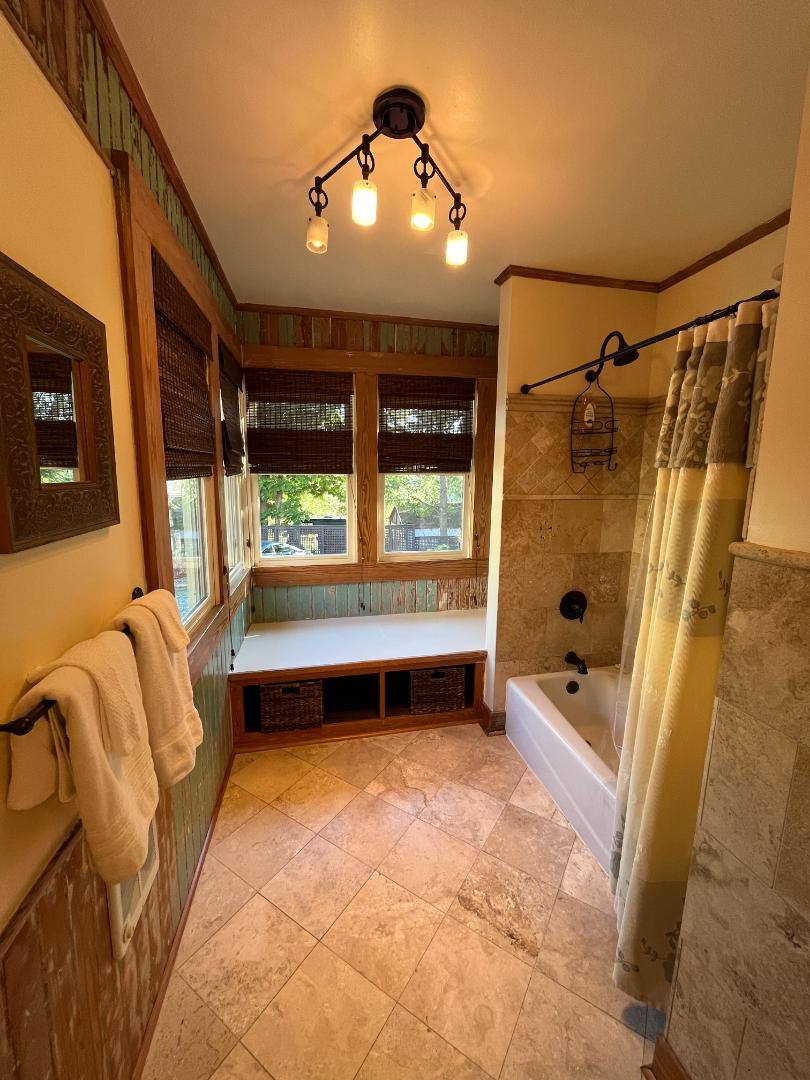 Apartment for rent at 147 E Chestnut St #4, Asheville, NC 28801