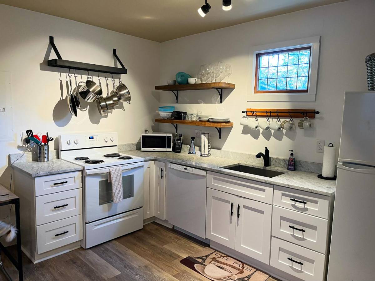 Apartment for rent at 375 Weaverville Rd #2, Asheville, NC 28804