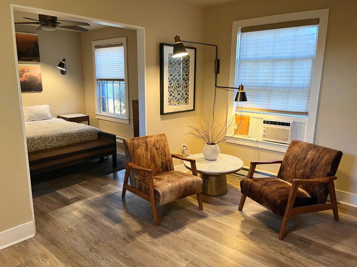 Apartment for rent at 375 Weaverville Rd #2, Asheville, NC 28804