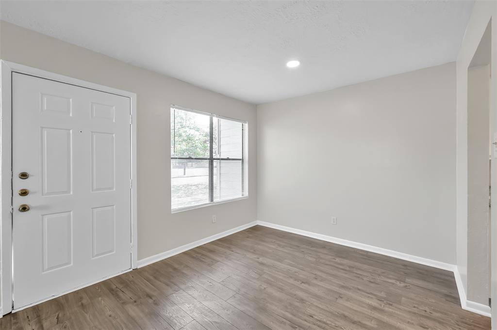 Townhouse for rent at 900 Holly Dr, Conroe, TX 77301