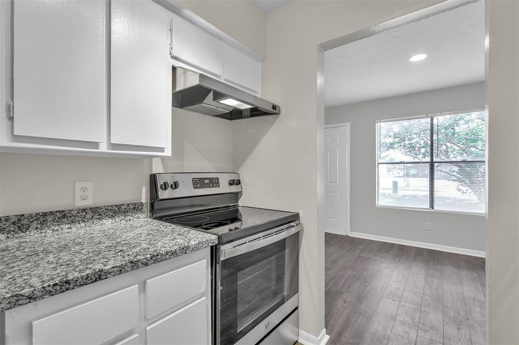 Townhouse for rent at 900 Holly Dr, Conroe, TX 77301