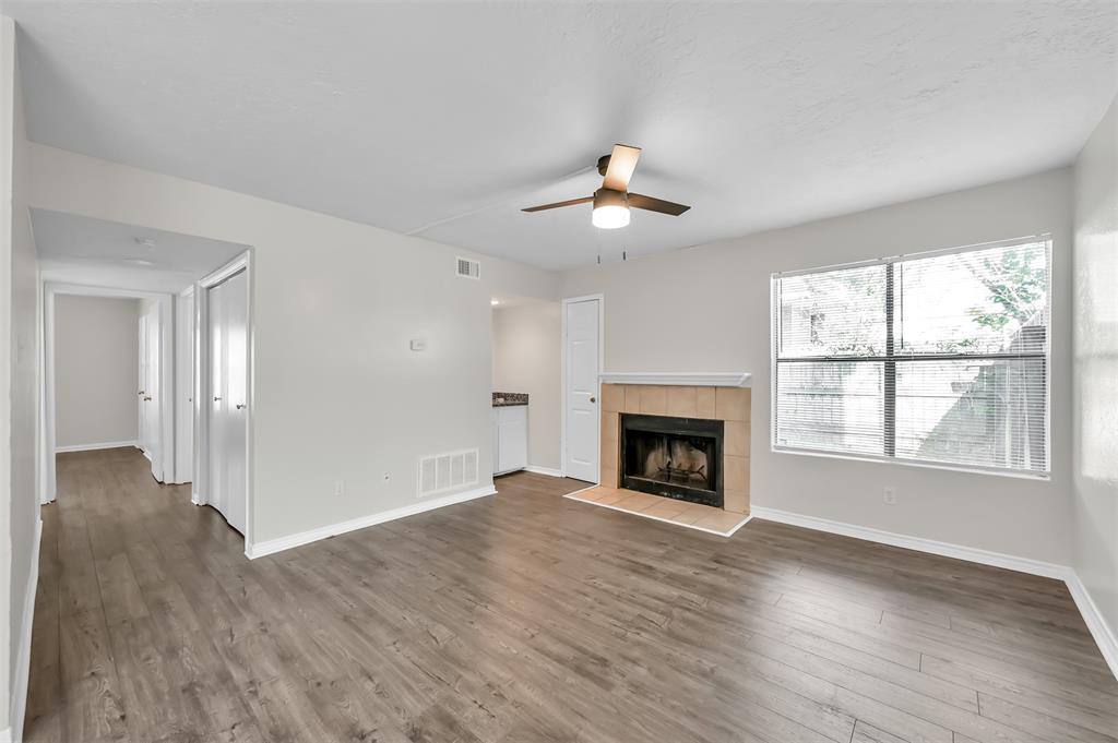 Townhouse for rent at 900 Holly Dr, Conroe, TX 77301