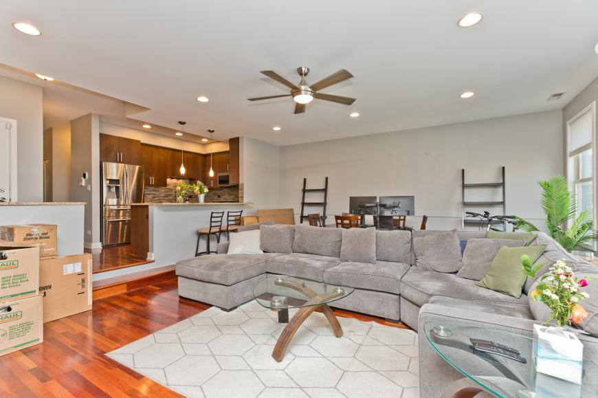 Apartment for rent at 1232 N Milwaukee Ave #3, Chicago, IL 60622