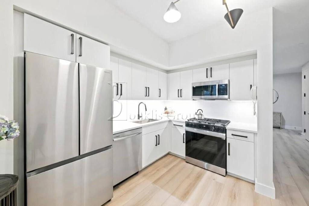 Apartment for rent at 95 Wall St #2112, New York, NY 10005