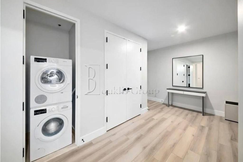 Apartment for rent at 95 Wall St #2112, New York, NY 10005
