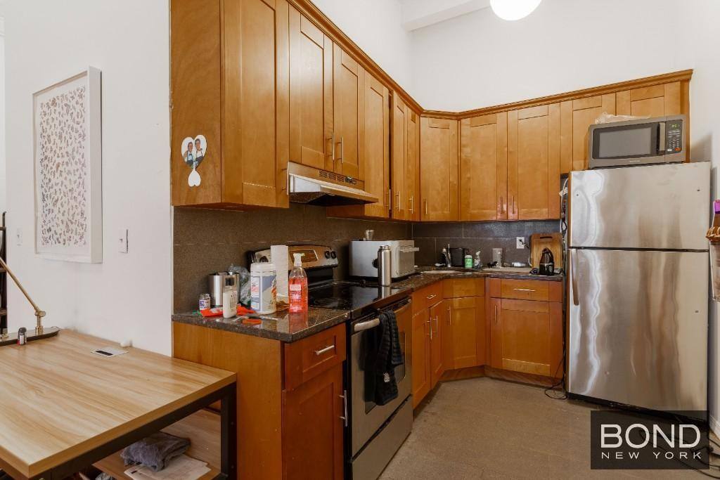 Apartment for rent at 810 Broadway #5R, New York, NY 10003