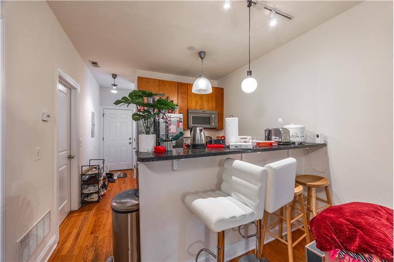Apartment for rent at 1738 W Altgeld #1R, Chicago, IL 60614