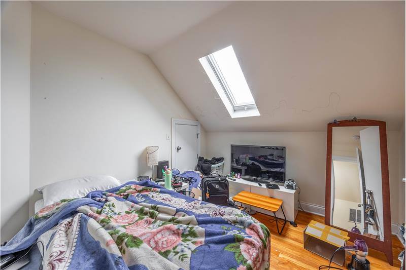 Apartment for rent at 1738 W Altgeld #1R, Chicago, IL 60614