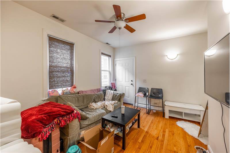 Apartment for rent at 1738 W Altgeld #1R, Chicago, IL 60614