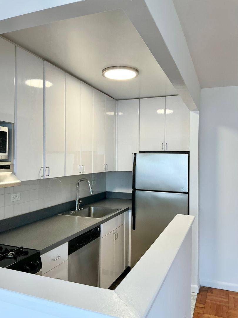 Apartment for rent at 150 E 18th St, New York, NY 10003
