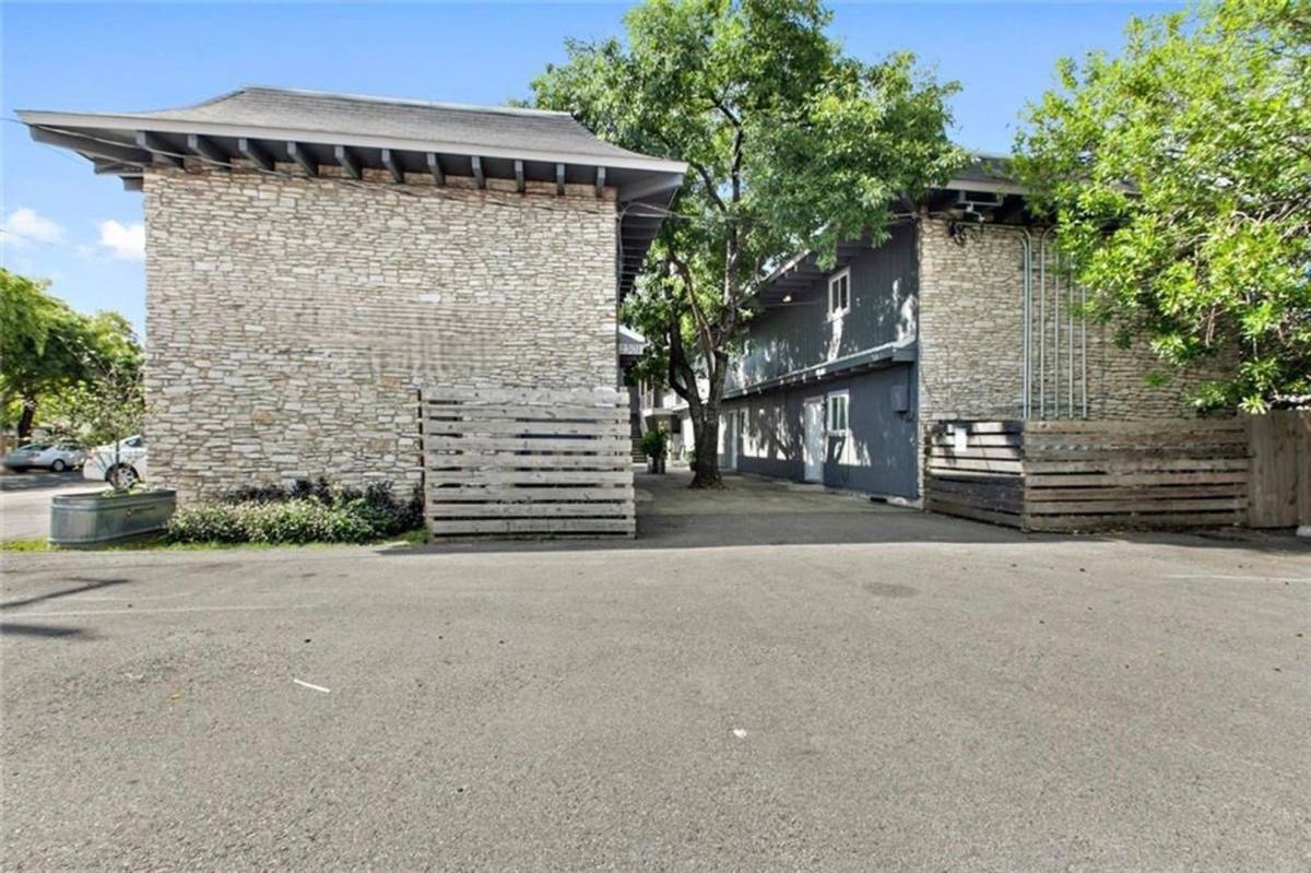 Apartment for rent at 2301 Ohlen Rd, Austin, TX 78757