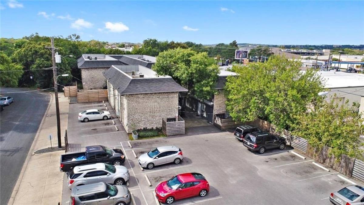 Apartment for rent at 2301 Ohlen Rd, Austin, TX 78757