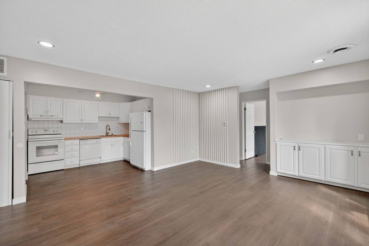 Apartment for rent at 5616 Hickman Rd, Des Moines, IA 50310
