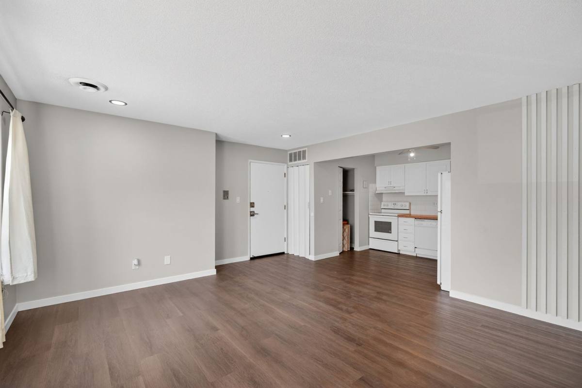 Apartment for rent at 5616 Hickman Rd, Des Moines, IA 50310
