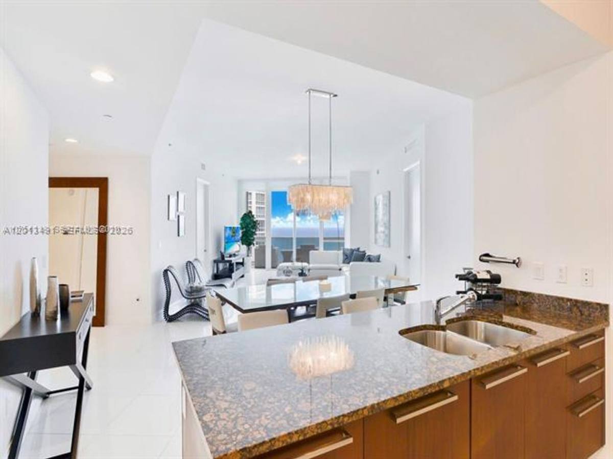 Apartment for rent at 15811 Collins Ave, North Miami Beach, FL 33160