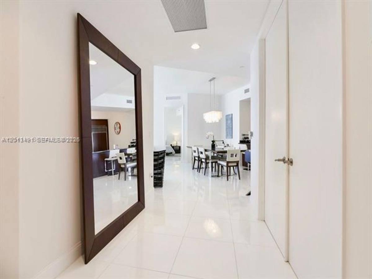 Apartment for rent at 15811 Collins Ave, North Miami Beach, FL 33160