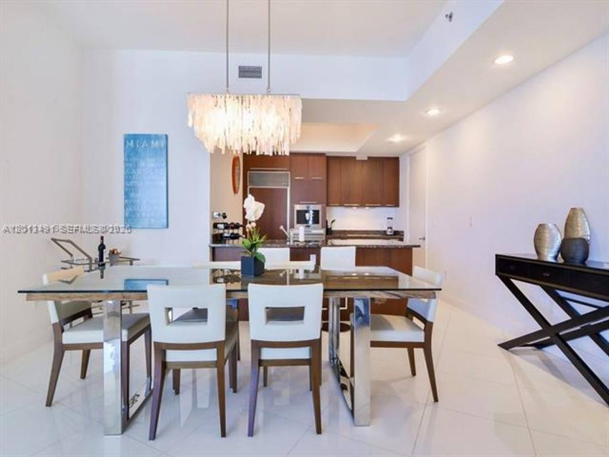 Apartment for rent at 15811 Collins Ave, North Miami Beach, FL 33160