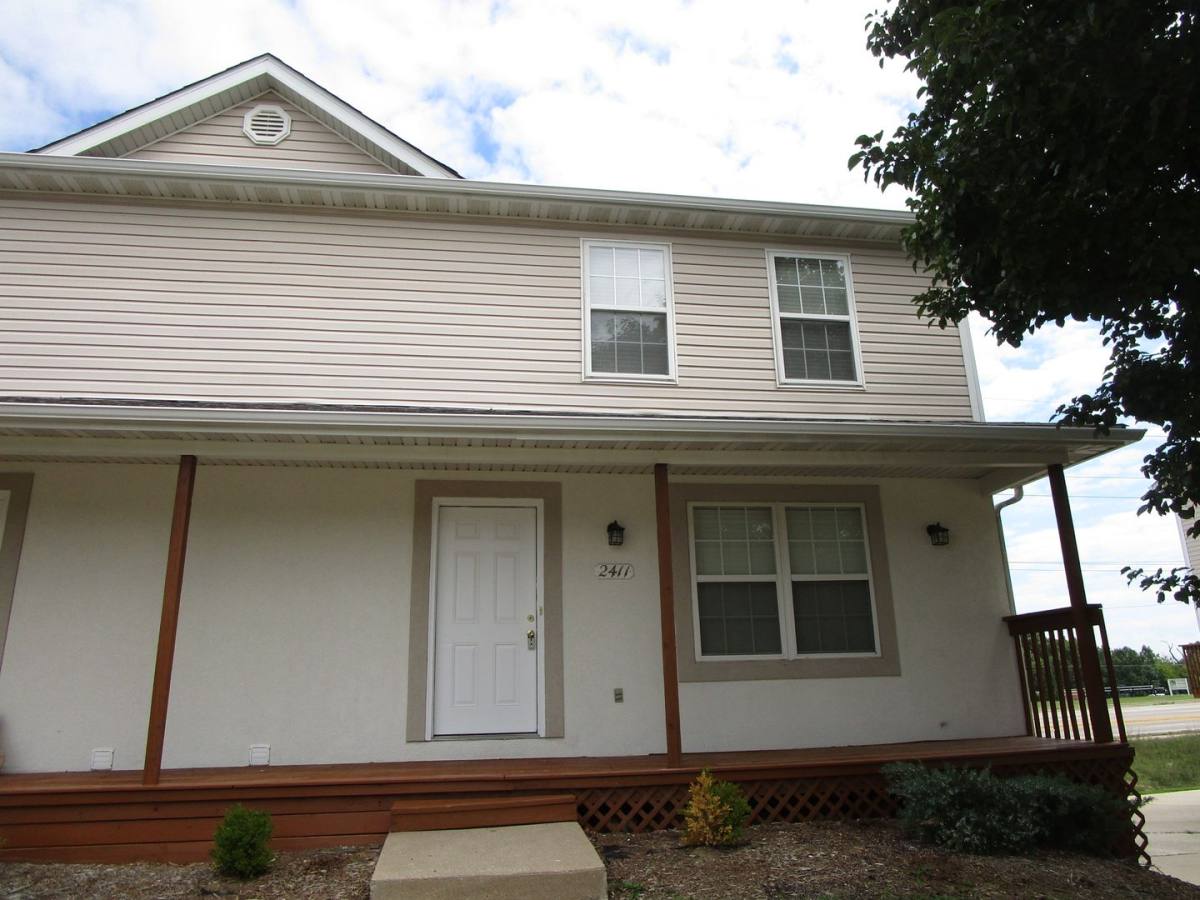 Apartment for rent at 2409-2411 Northampton Dr, Columbia, MO 65201