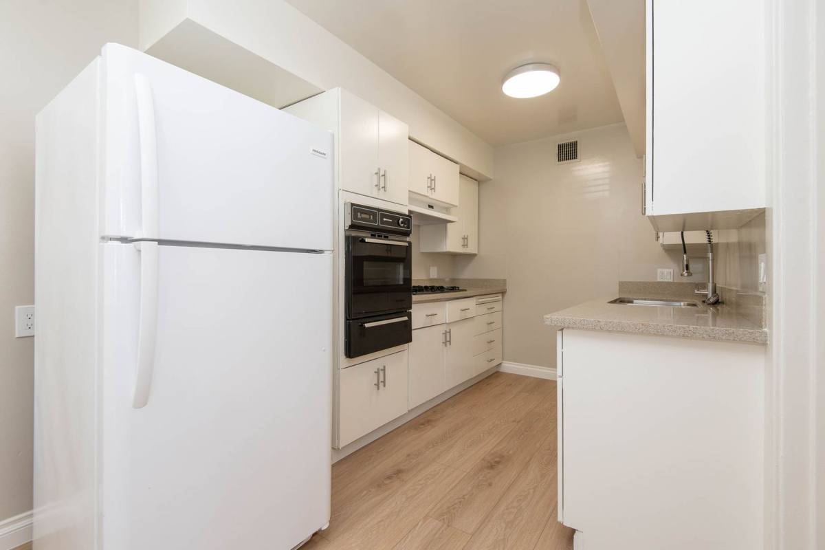 Apartment for rent at 200-206 W Maple St, Glendale, CA 91204