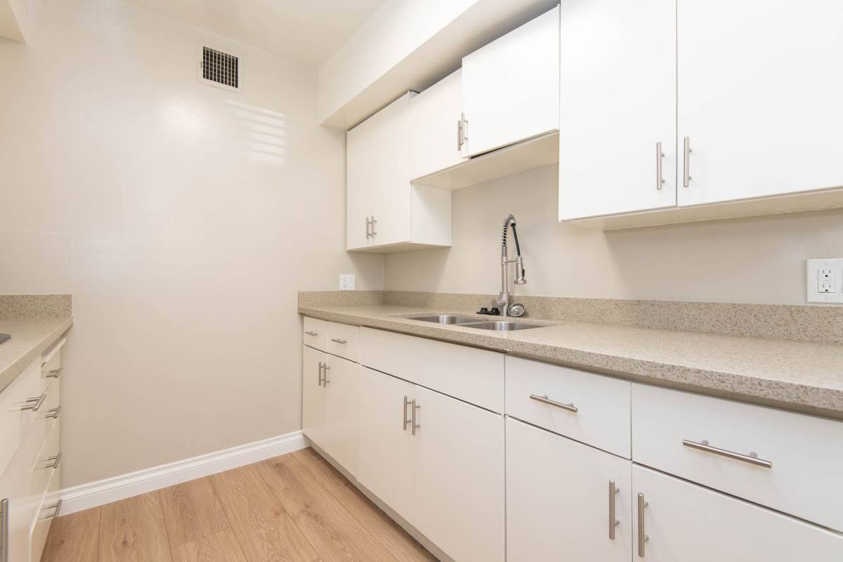 Apartment for rent at 200-206 W Maple St, Glendale, CA 91204