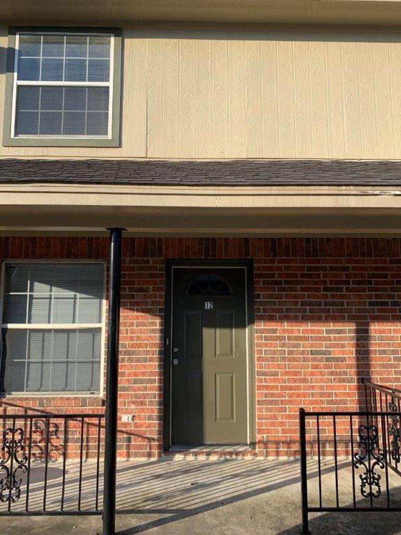 Apartment for rent at 3319 Ave H, Nederland, TX 77627