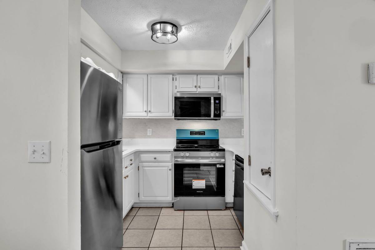 Apartment for rent at 1056 N Montgomery St, Starkville, MS 39759