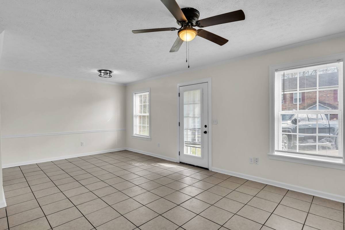 Apartment for rent at 1056 N Montgomery St, Starkville, MS 39759