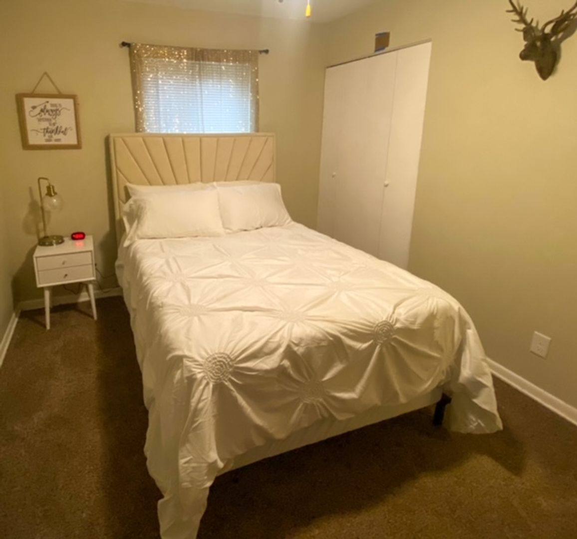 Apartment for rent at 1419 Oxford State Rd, Middletown, OH 45044