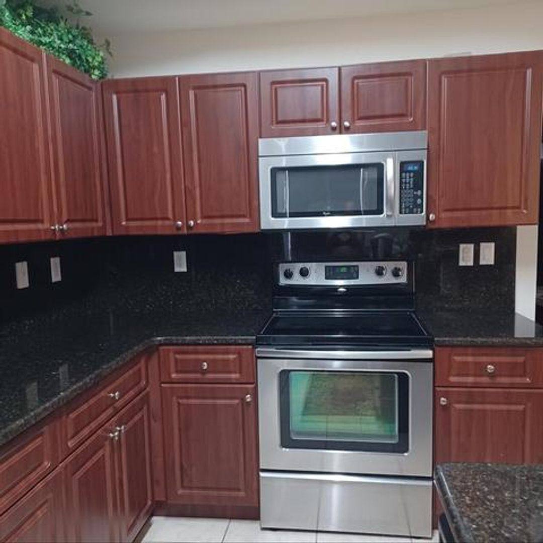 Townhouse for rent at 1064 SW 144th Ave, Hollywood, FL 33027