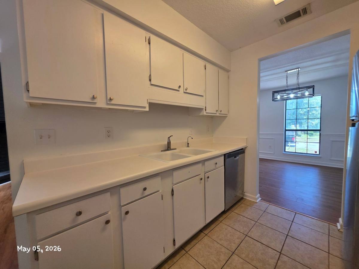 House for rent at 127 Stockbridge Dr, Savannah, GA 31419