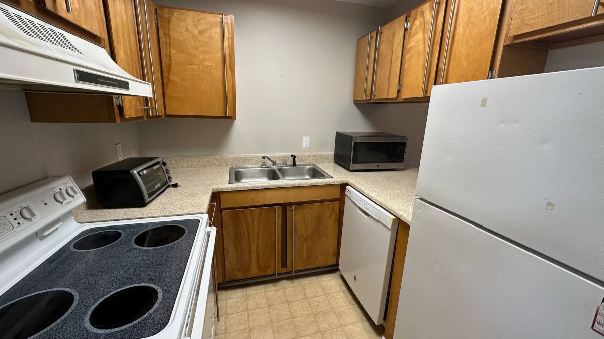 Townhouse for rent at 1317 Airport Dr, Tallahassee, FL 32304