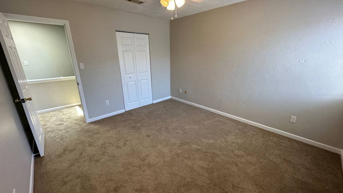 Townhouse for rent at 1317 Airport Dr, Tallahassee, FL 32304
