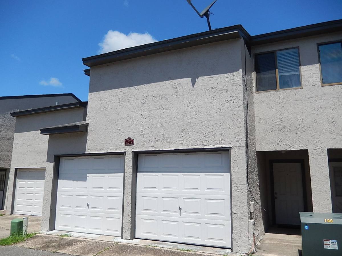 Townhouse for rent at 1317 Airport Dr, Tallahassee, FL 32304