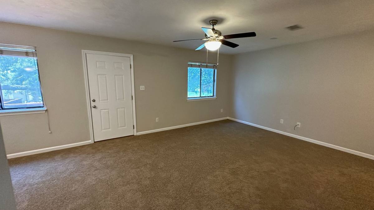 Townhouse for rent at 1317 Airport Dr, Tallahassee, FL 32304