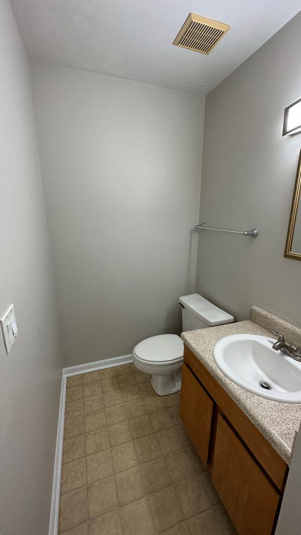 Townhouse for rent at 1317 Airport Dr, Tallahassee, FL 32304