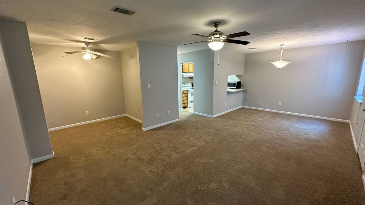 Townhouse for rent at 1317 Airport Dr, Tallahassee, FL 32304
