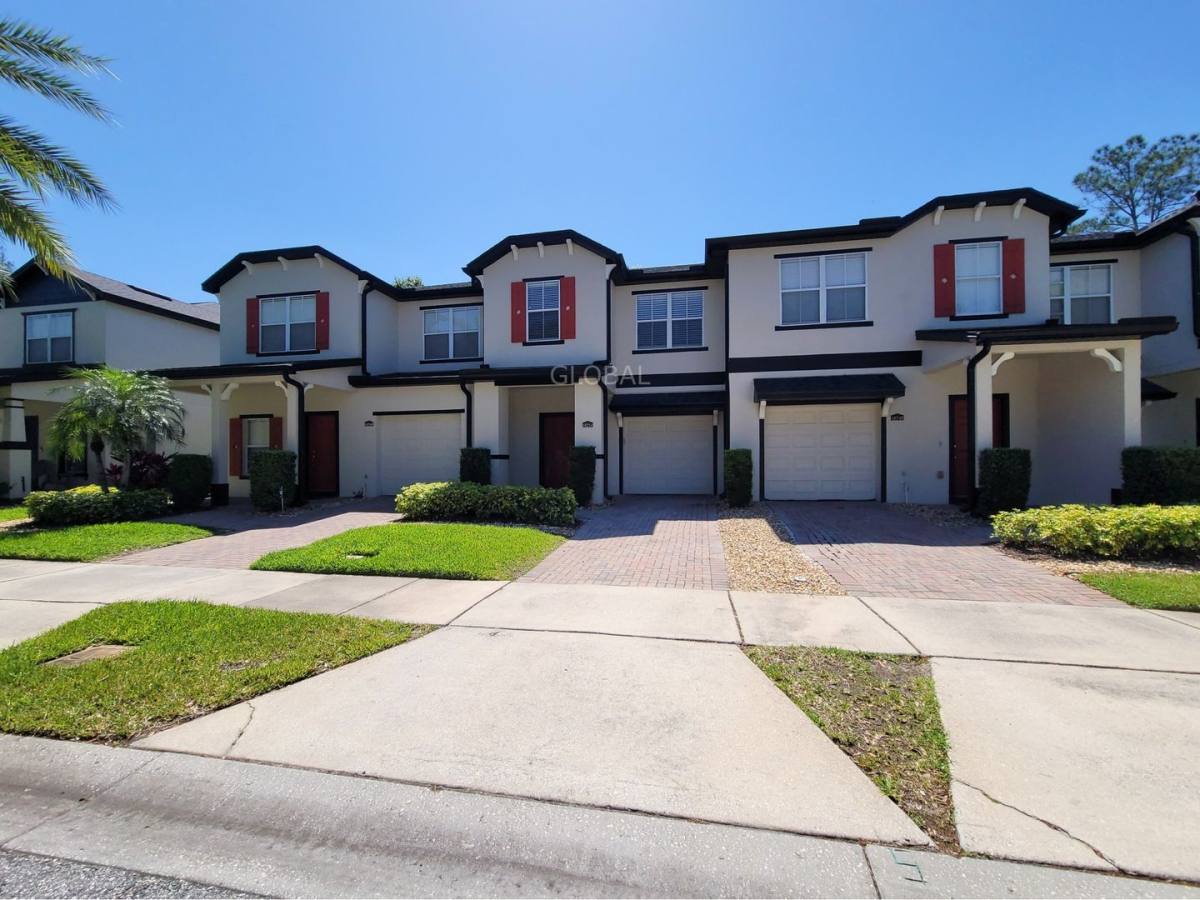 Townhouse for rent at 10254 Park Commons Dr, Orlando, FL 32832
