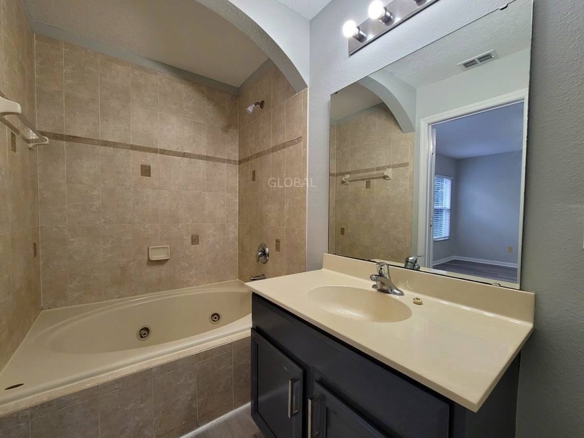 Townhouse for rent at 10254 Park Commons Dr, Orlando, FL 32832