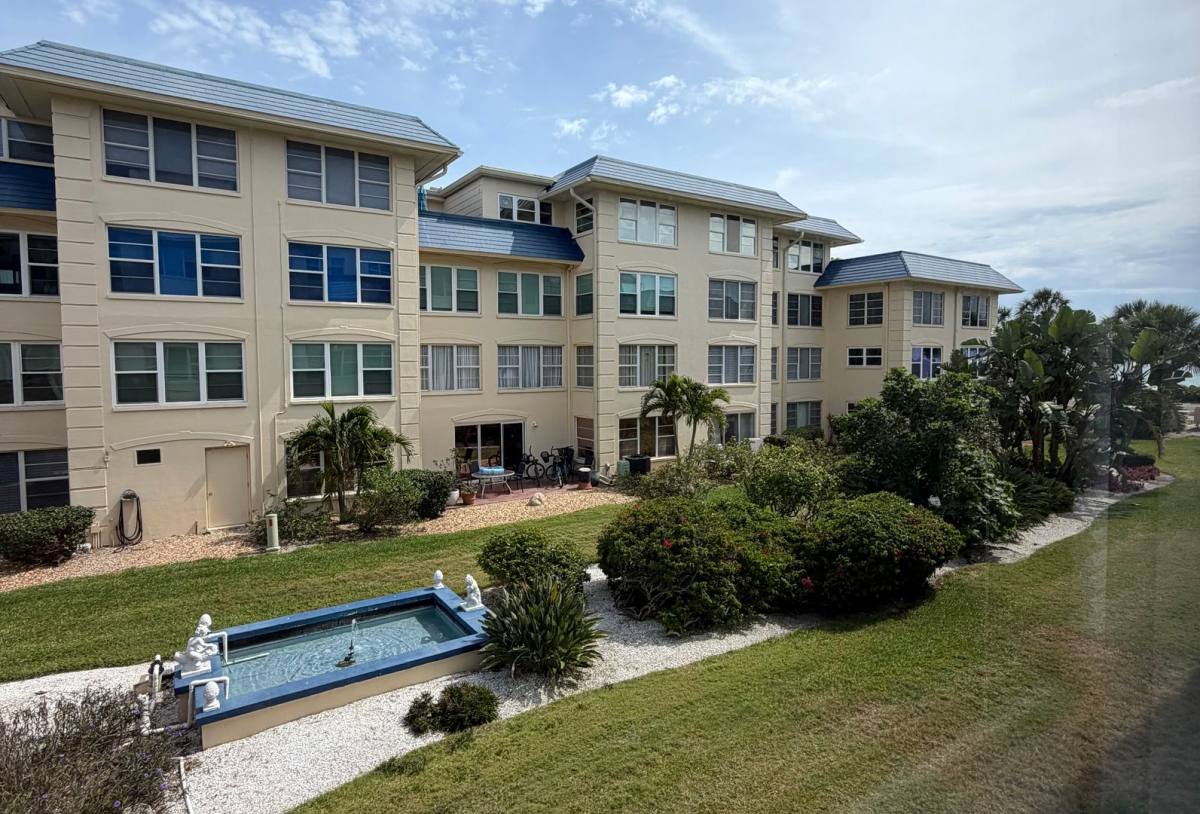 Condo for rent at 3802 Gulf of Mexico Dr, Longboat Key, FL 34228