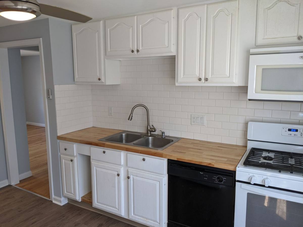 Apartment for rent at 998-1008 Campbell Ave, West Haven, CT 06516