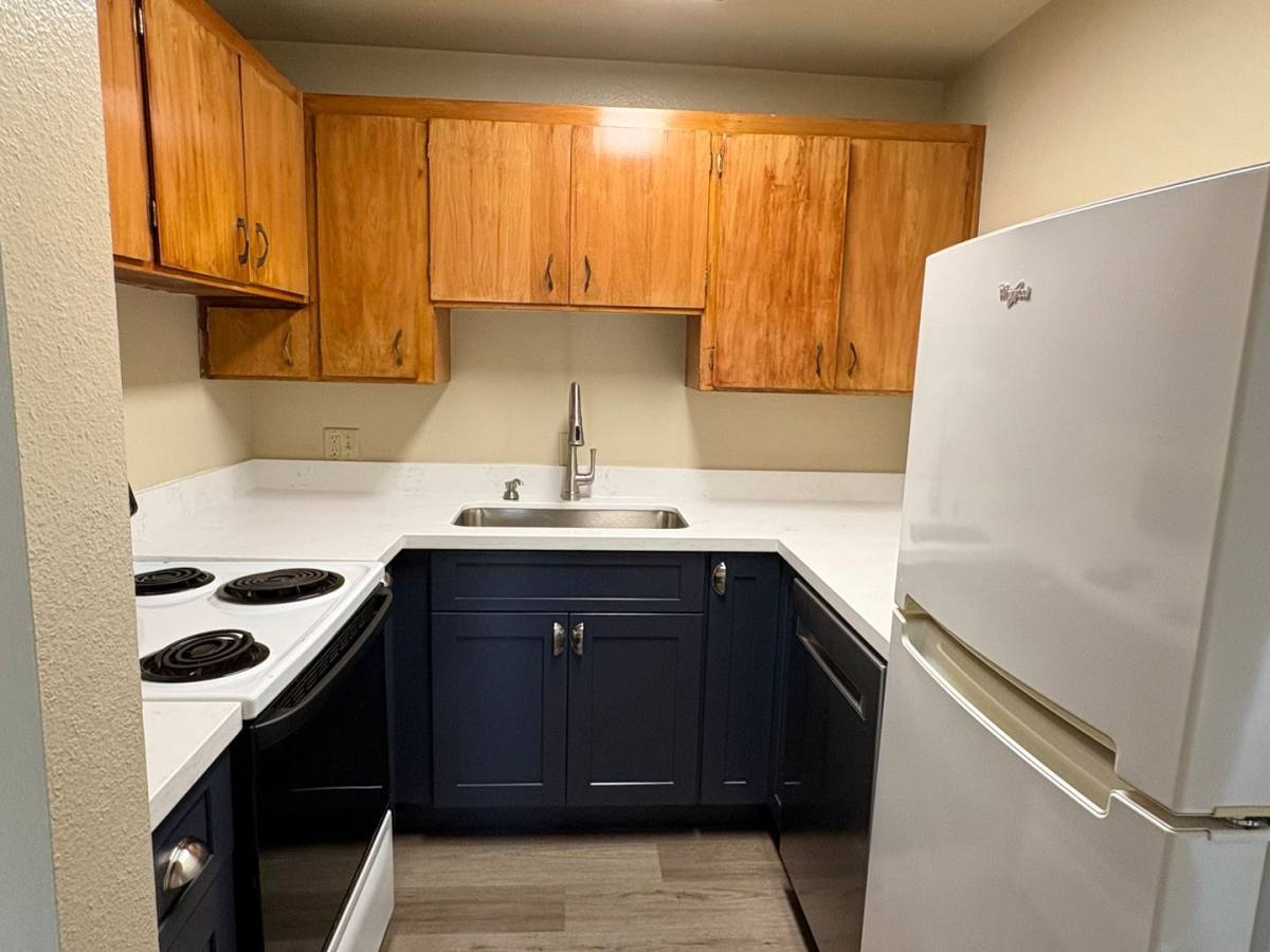 Apartment for rent at 5502 15th Ave NE, Seattle, WA 98105