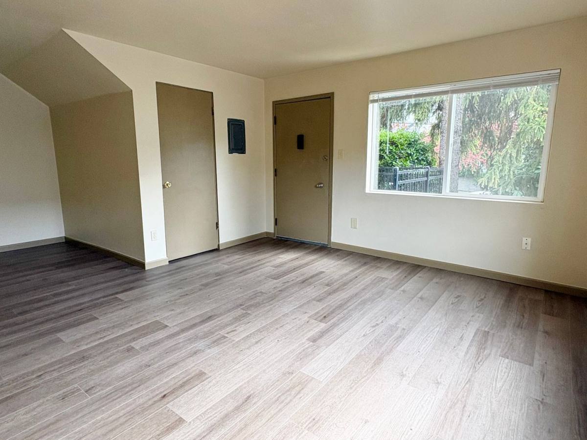 Apartment for rent at 5502 15th Ave NE, Seattle, WA 98105