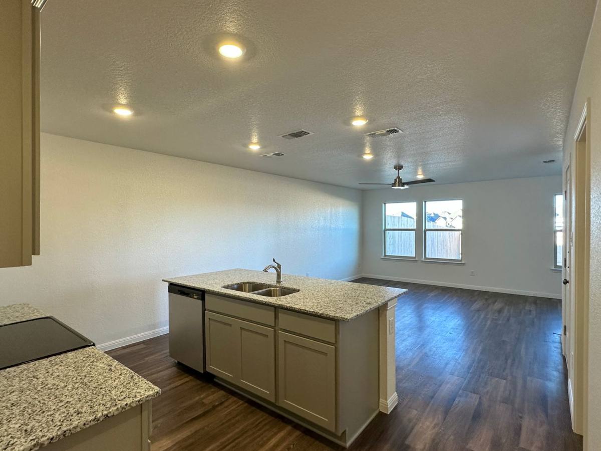 Townhouse for rent at 5909 Betty Lou Dr, Killeen, TX 76549