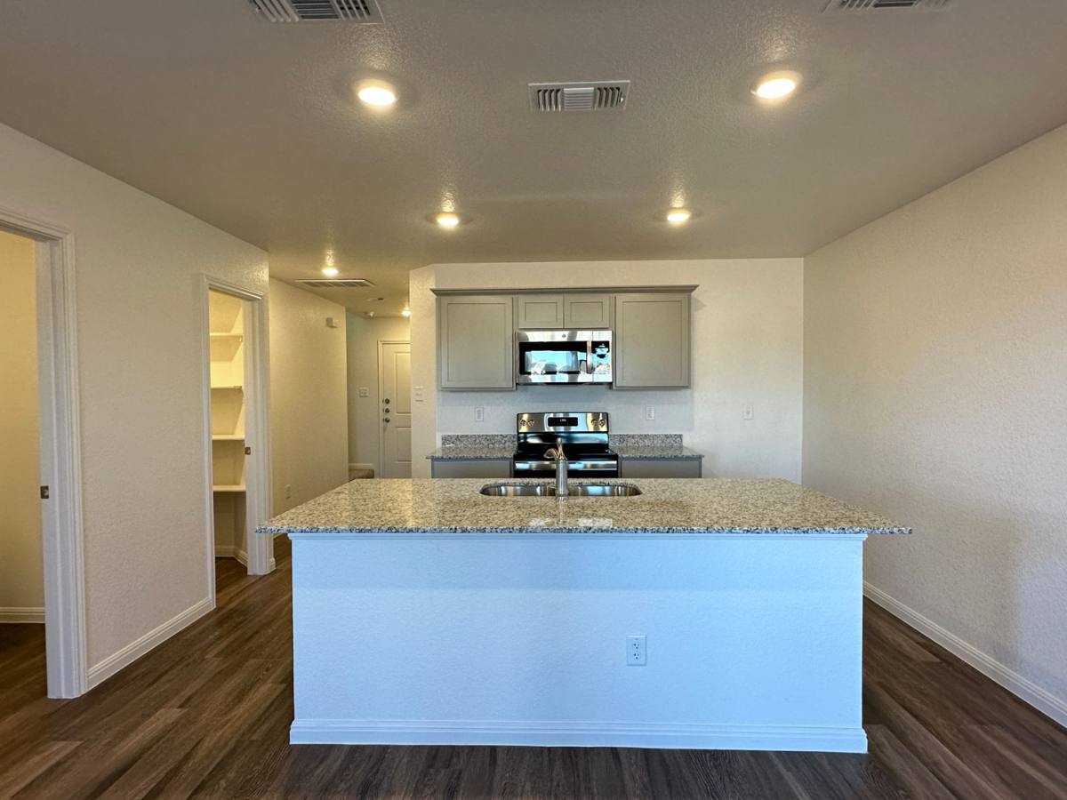 Townhouse for rent at 5909 Betty Lou Dr, Killeen, TX 76549