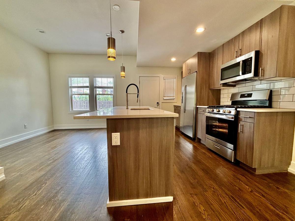 Apartment for rent at 4311-4325 Roanoke Parkway, Kansas City, MO 64111